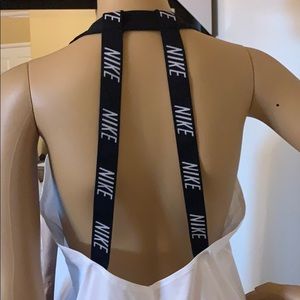 🚴‍♀️ Nike tank